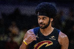 832797
