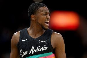 567673