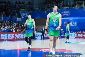 乔丹狠批詹姆斯